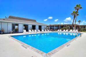 Heated community pool - Splash the day away in our community pool