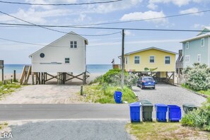 41. E-Sea Breezy Cottage