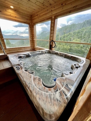 Have a massage on the hot tub while enjoying the spectacular views!