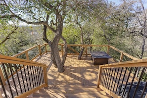 Fire Pit on second tree top level (light with match)