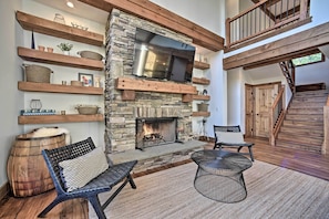 Living Room | Smart TV | Stone Fireplace