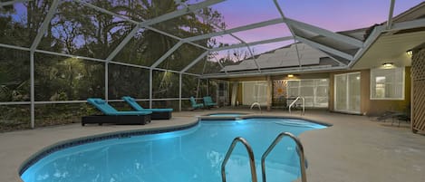 Enjoy the large heated pool in the sun - When you stay here you'll get the full Florida experience!