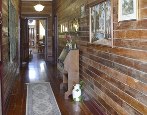 Wide hallway entry