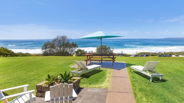 Amazing beach at your doorstep, Easy access to an amazing surf beach for surfing