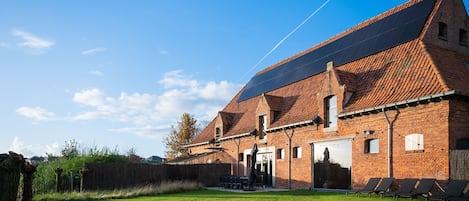 Außenseite Ferienhaus [Sommer]