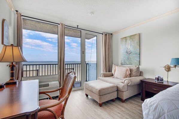 Bayside Inn 6682- Relax by the balcony