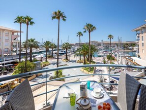 Recours, Propriété, Bâtiment, Immobilier, Appartement, Vacances, Hôtel, Usage Mixte, Balcon, Palmier