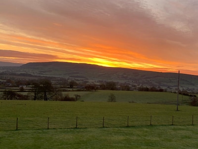 Cuthbert Hill Farm, CHIPPING