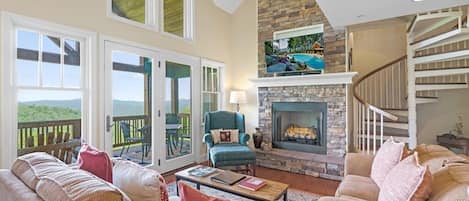 Living Room--- Vaulted Ceilings, Mountain View 