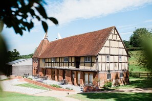 1-6 Weaver's Cottages (Natalie Evans Photography)