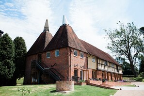 1-5 Weaver's Cottages (Natalie Evans Photography)