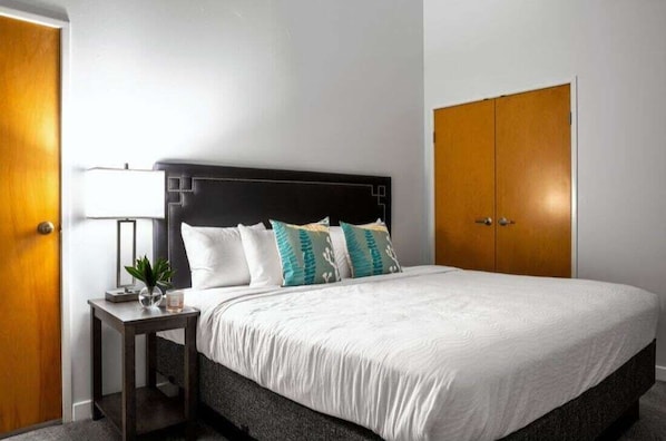 2BR Modern CozySuites The Block | Close to everything
