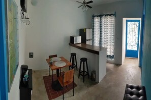 En la sala - comedor podrán preparar una rica comida.