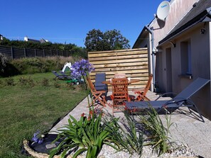 Jardin privatif plein Sud équipé barbecue