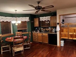 Kitchen Breakfast Table