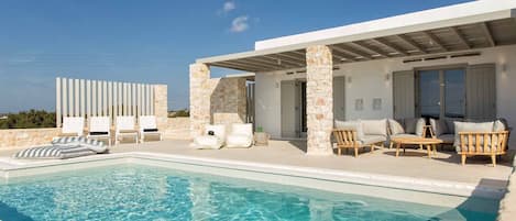 Platinum Paros Villa | 5 Bedroom Villa | Private Swimming Pool & Stunning Sea Views | Alyki