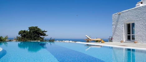 Tranquil Paros Villa | 5 Bedroom Villa |  Large Private Swimming Pool & Veranda with Sea Views | Sarakiniko by Villamore
