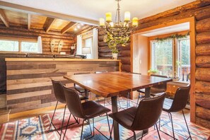 Dining room log cabin