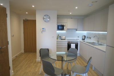 Modern Studio Apartment in the Heart of Manchester! Free Wifi + Smart TV
