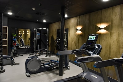 Modern Suite in the heart of Dundee | Fitness Centre + Business Centre On-Site