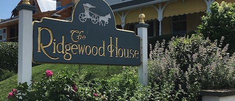 The Ridgewood House