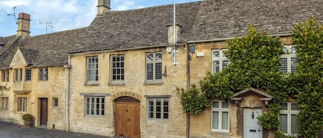The Brewery - StayCotswold