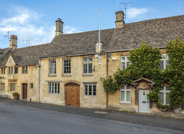 The Brewery - StayCotswold