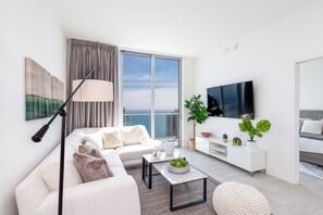 Furniture,Table,Coffee Table,Room,Indoors