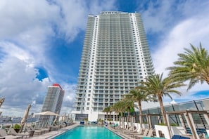 Building,Urban,City,High Rise,Pool