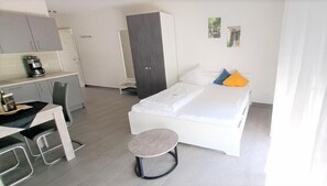 Fewo T2 45 qm, Studio mit Terasse, max. 2 Personen-Wohn-/Schlafbereich