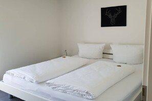Fewo T4 90 qm, 2 Schlafzimmern mit Terasse, max. 6 Personen-T4_Schlafzimmer_1200x800.jpg