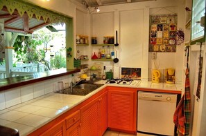 Cuisine of the villa Mabouya