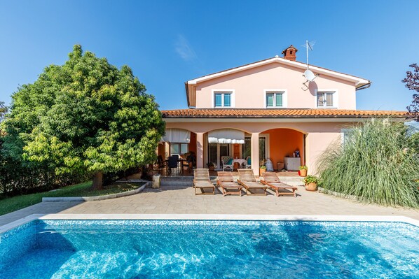 Ferienhaus Villa Brioni 1 mit privatem Pool