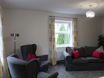 Luxury 2 Bed Apartment in the City of Ripon, close to the Cathedral with Parking