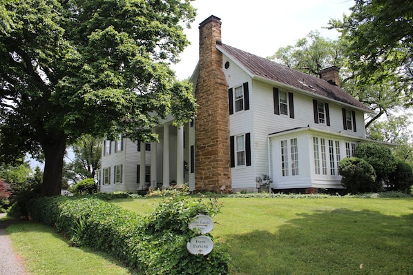 Manor House at The Black Horse Inn