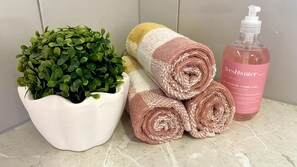 Bathroom amenities