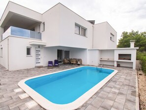 Ciel, Neige, Nuage, Fenêtre, Bâtiment, Maison, Arbre, Plante, Pente, Chalet