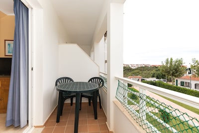 Nice Holiday Apartment close to the Beach; Common Garden & Pool, Balcony, Ocean View, Parking Spaces available