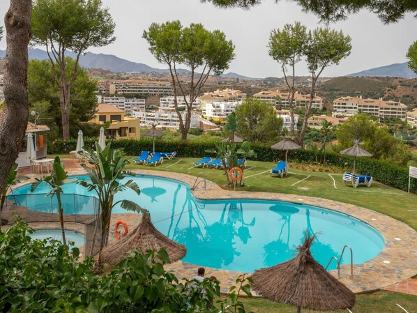 Piscine, Recours, Propriété, Ville, Vacances, L'Eau, Loisir, Ville Resort, Immobilier, Arbre