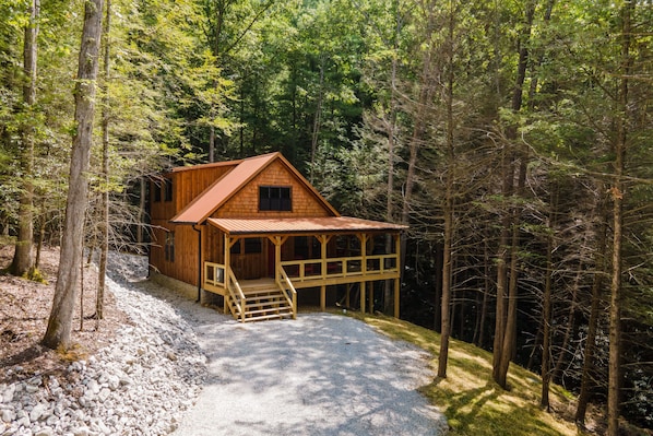 Angel's View Cabin located in the Creekview development in Red River Gorge, KY.