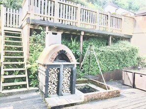 Lower decking complete with pizza oven
