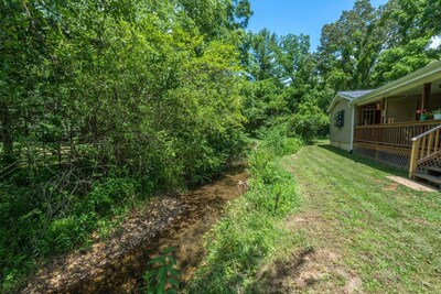 Haw Creek Hideaway - Minutes From Downtown