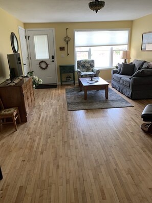 Living room, taken from the kitchen