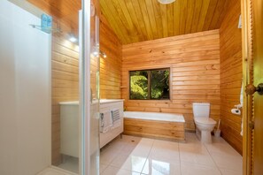 Ensuite Bedroom 1