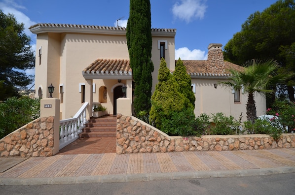 entrance to villa 