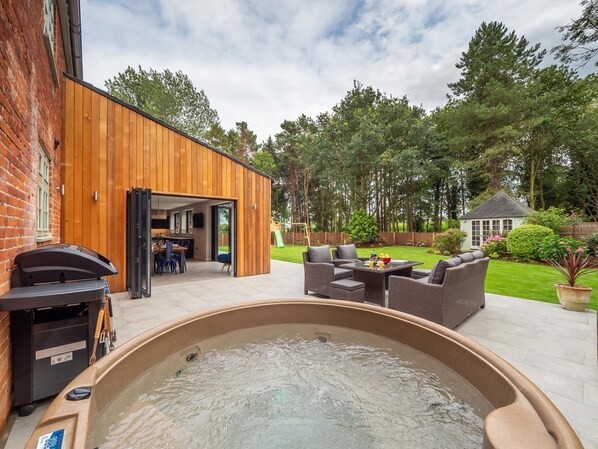 Hot Tub & Patio