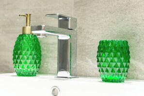 Bathroom amenities