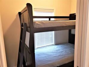 Twin bunkroom