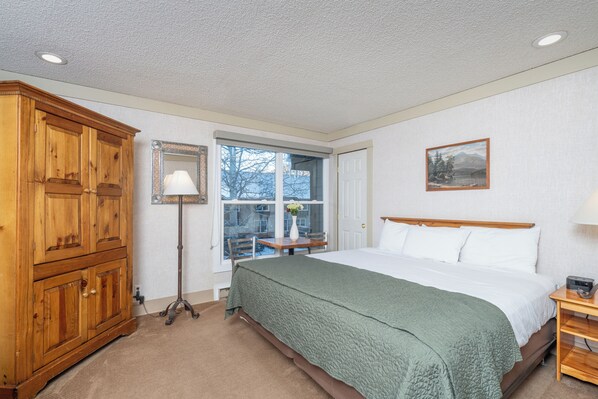 318 Bedroom