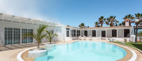 Beautiful private pool, located in the center of the villa